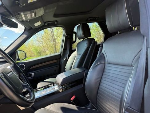 Used 2018 Land Rover Discovery HSE Luxury image 9