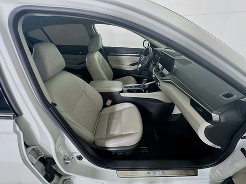 Used 2023 Nissan Altima 2.5 SL FWD image 31