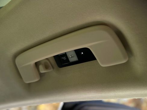 Used 2023 Porsche Panamera GTS image 31