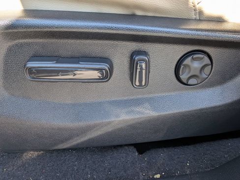 Used 2017 Honda CR-V Touring image 16