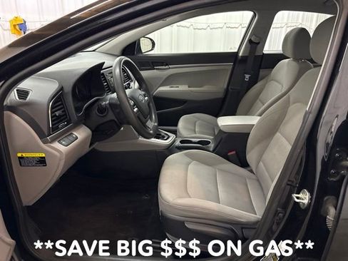 Used 2018 Hyundai Elantra SE FWD image 22