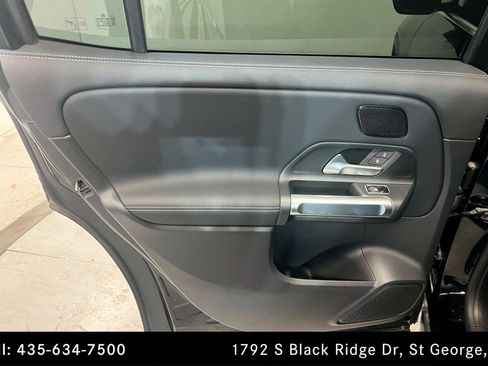 Used 2024 Mercedes-Benz EQB 300 4MATIC image 18