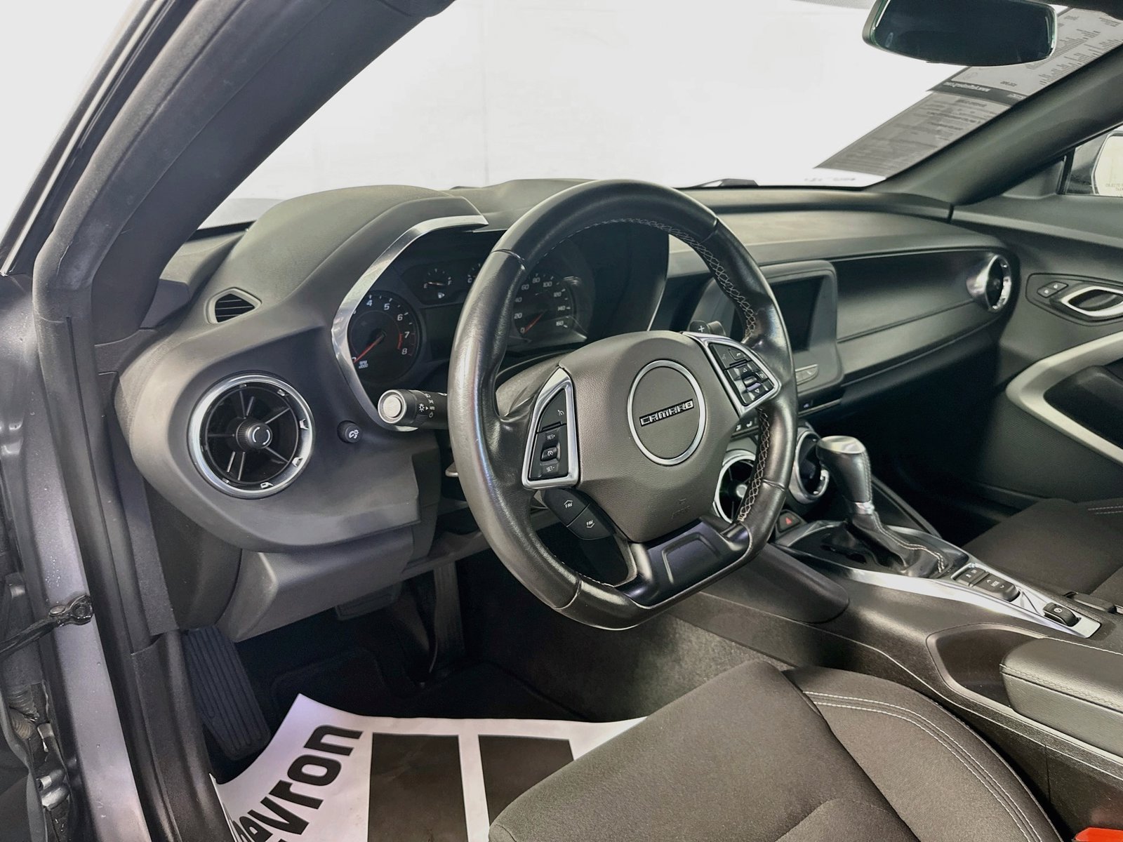 Used 2022 Chevrolet Camaro LT RWD image 9
