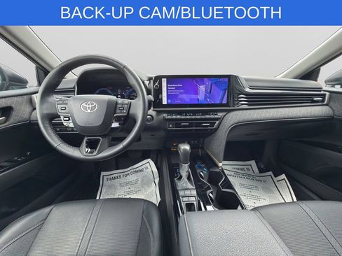 Used 2025 Toyota Camry XLE AWD/4WD image 4