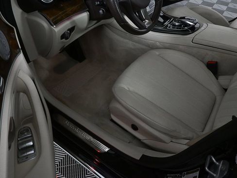 Certified 2017 Mercedes-Benz E 300 4MATIC image 7