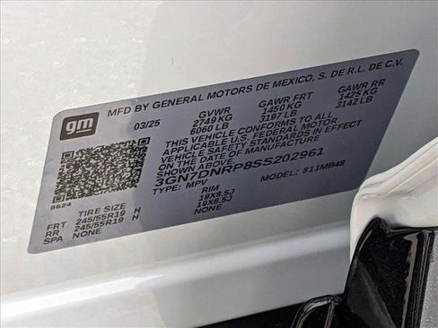 New 2025 Chevrolet Equinox EV LT image 16