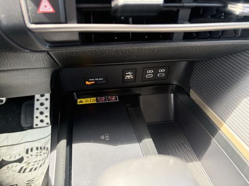 Used 2025 Toyota Camry SE FWD image 28