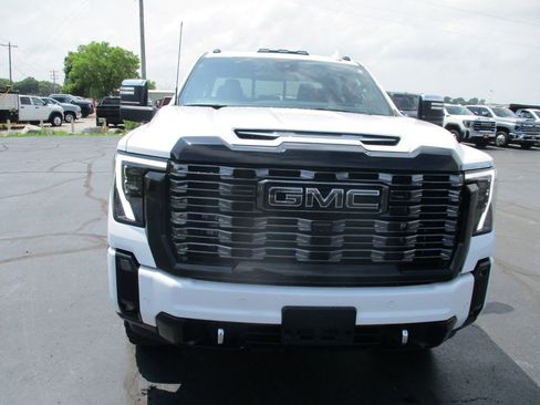 Used 2025 GMC Sierra 3500 Denali Ultimate AWD/4WD image 13