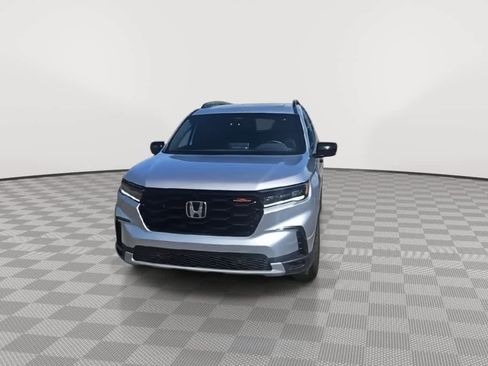 Used 2025 Honda Pilot TrailSport image 3