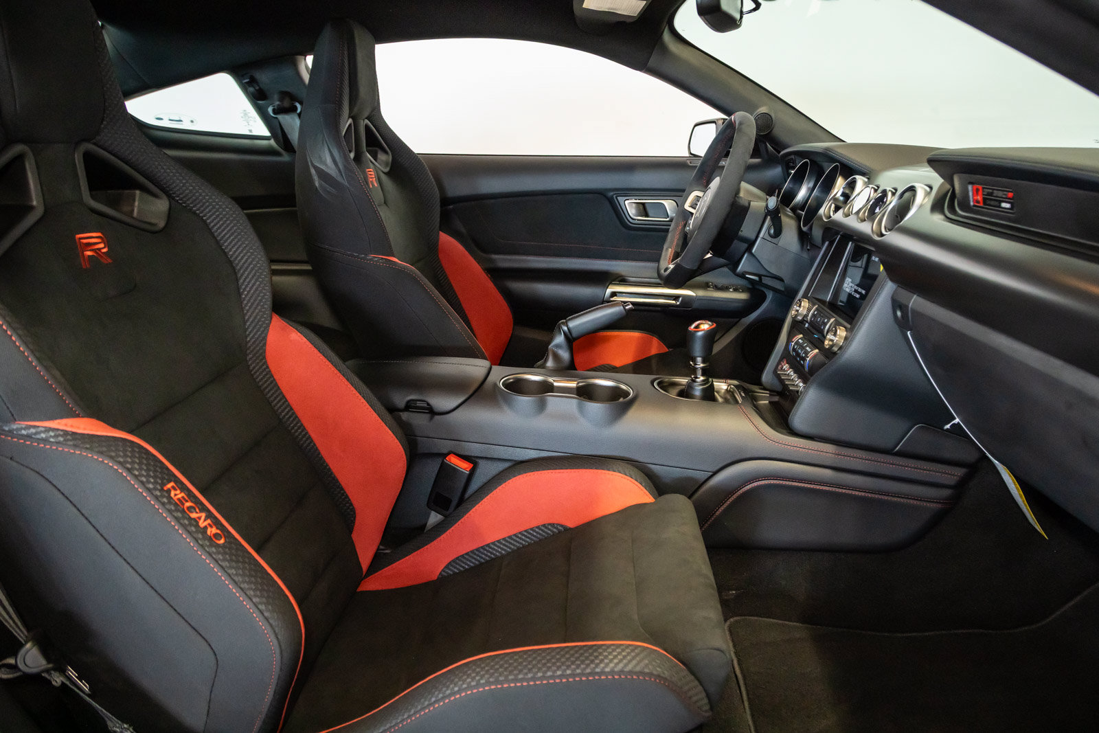 Used 2019 Ford Mustang Shelby GT350R w/ GT350R Equipment Group 920A RWD image 33