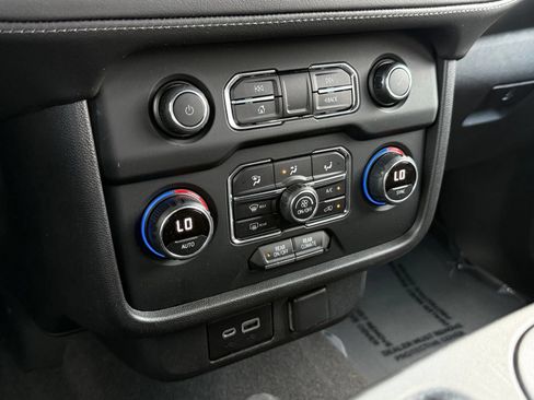 Used 2021 Chevrolet Tahoe LS AWD/4WD image 45