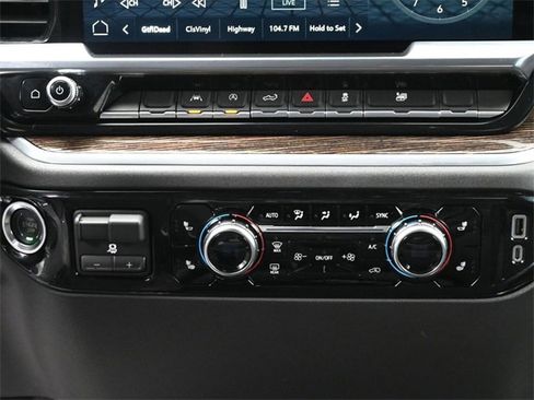 Used 2025 GMC Sierra 1500 Elevation image 13