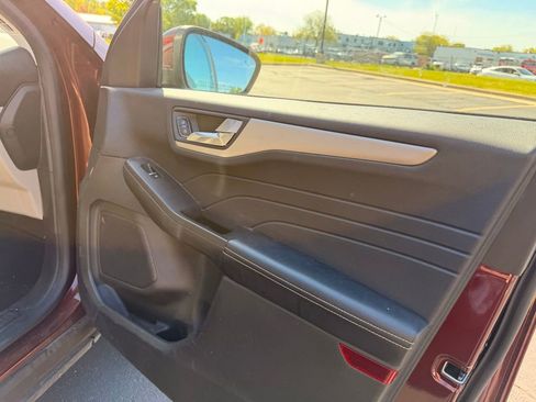 Used 2021 Ford Escape SE FWD image 24