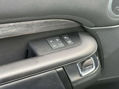 Used 2020 Land Rover Discovery HSE Luxury image 17