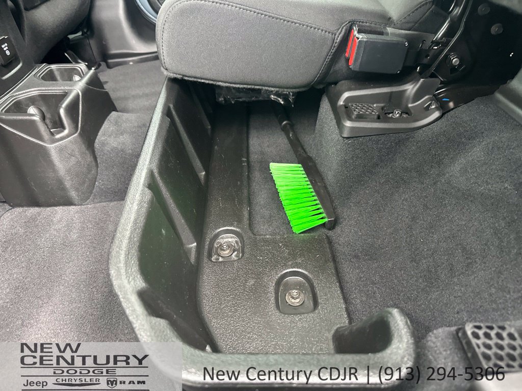Used 2026 Jeep Gladiator Mojave AWD/4WD image 7