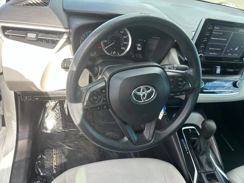 Used 2021 Toyota Corolla LE w/ Carpet Mat Package (TMS) FWD image 19