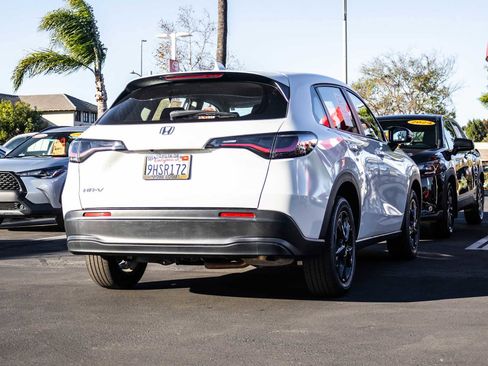 Used 2024 Honda HR-V LX image 9
