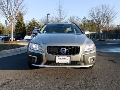 Used 2016 Volvo XC70 T5 Platinum image 2