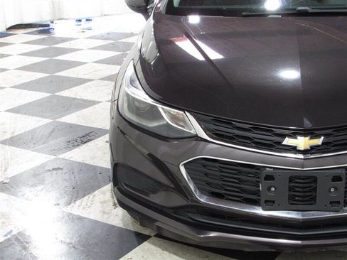 Used 2017 Chevrolet Cruze LT w/ Convenience Package image 15