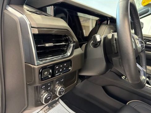 Used 2025 GMC Yukon Elevation w/ LPO, Elevation Black Package AWD/4WD image 25