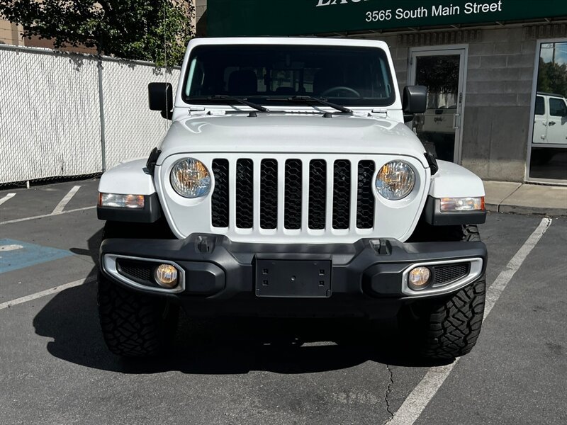 Used 2023 Jeep Gladiator Sport AWD/4WD image 2