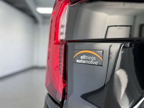 Used 2025 GMC Yukon XL Denali image 35