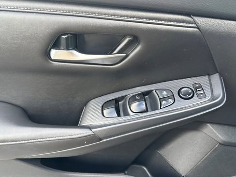 Used 2023 Nissan Sentra SV image 11