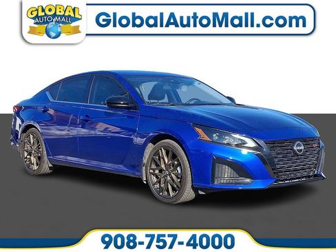 Used 2025 Nissan Altima 2.5 SR image 1
