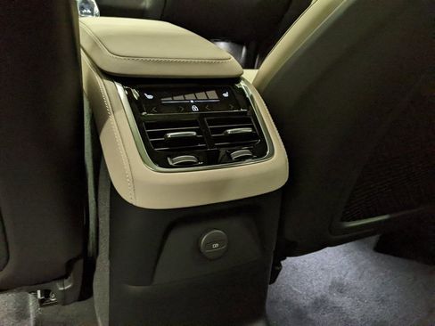 New 2026 Volvo XC90 T8 Plus w/ Protection Package Premier AWD/4WD image 24