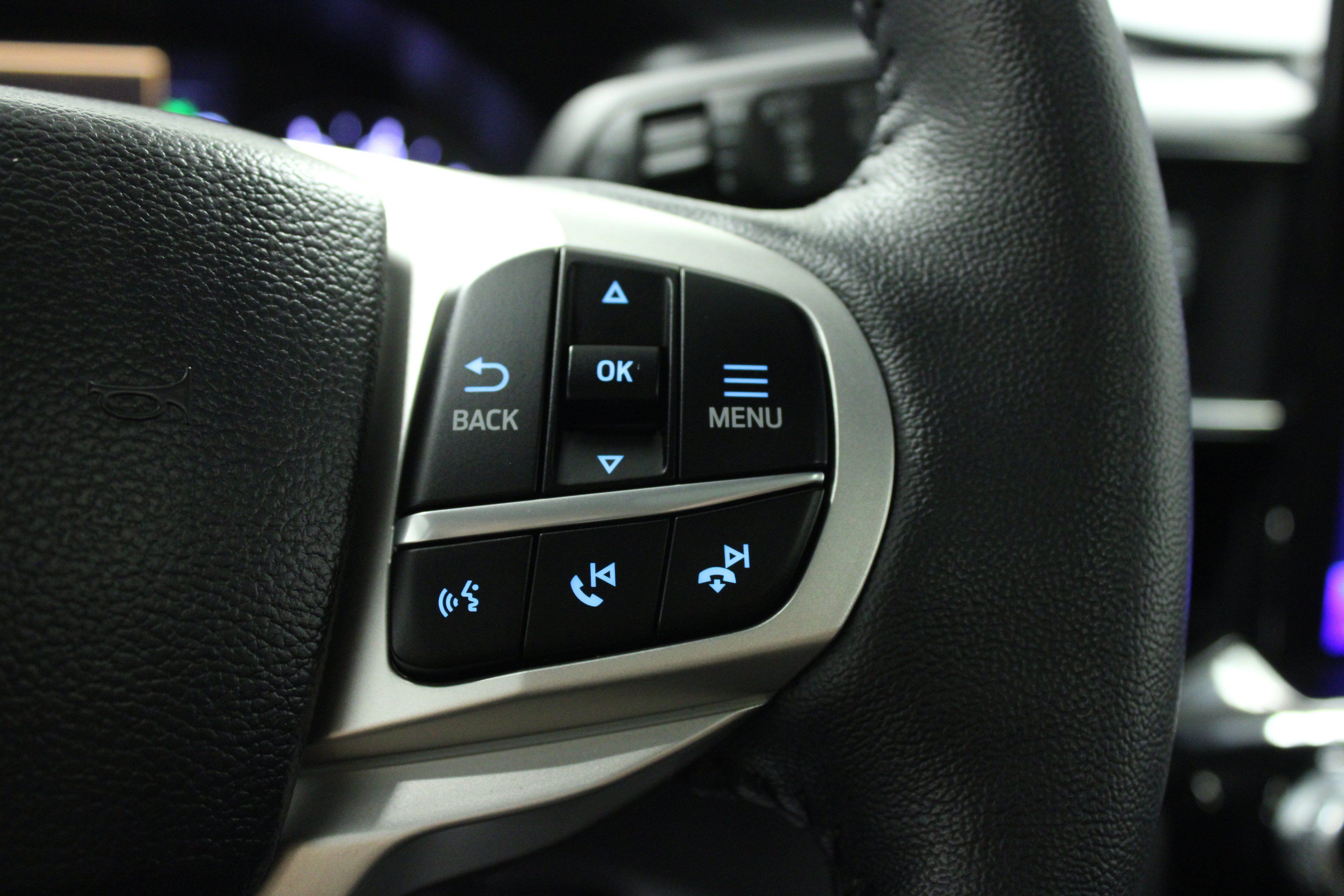 Used 2023 Ford Explorer Limited w/ Limited Technology Package AWD/4WD image 22
