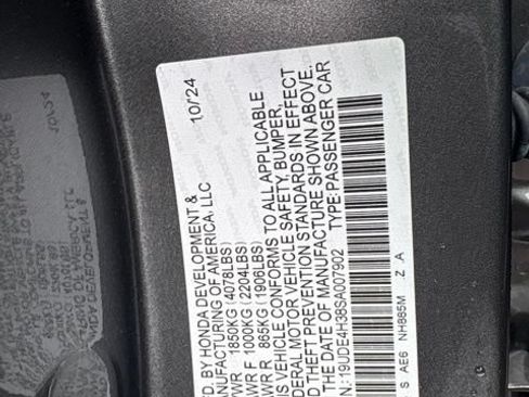 Used 2025 Acura Integra A-Spec FWD image 5