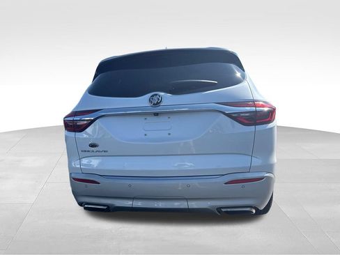 Used 2020 Buick Enclave Essence w/ Sound and Sites Package FWD image 4