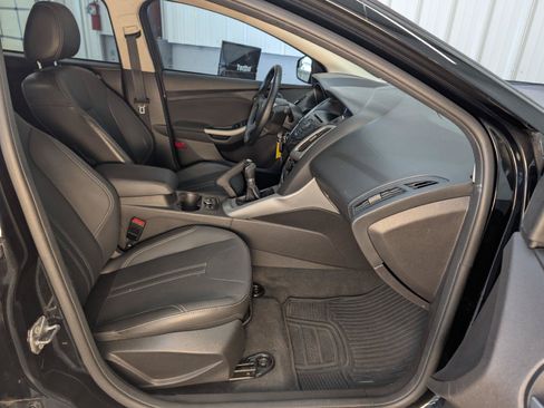 Used 2014 Ford Focus SE w/ Equipment Group 201A FWD image 30