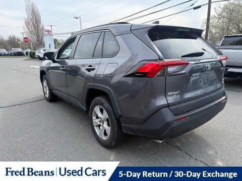 Used 2021 Toyota RAV4 XLE w/ Convenience Package image 11
