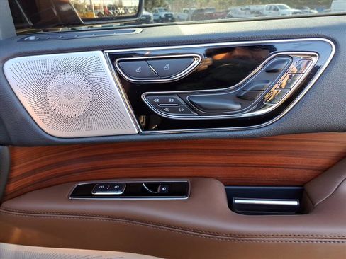 Used 2024 Lincoln Navigator Reserve image 10
