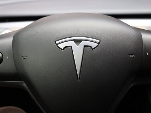 Used 2023 Tesla Model 3 Standard Range image 55