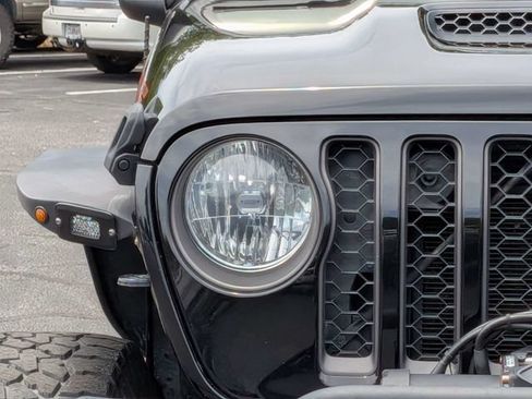 Used 2022 Jeep Gladiator Mojave w/ Cold Weather Group AWD/4WD image 11