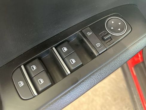 Certified 2025 Kia Soul LX w/ LX Technology Package FWD image 17