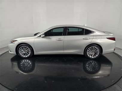 Certified 2022 Lexus ES 300h w/ Luxury Package