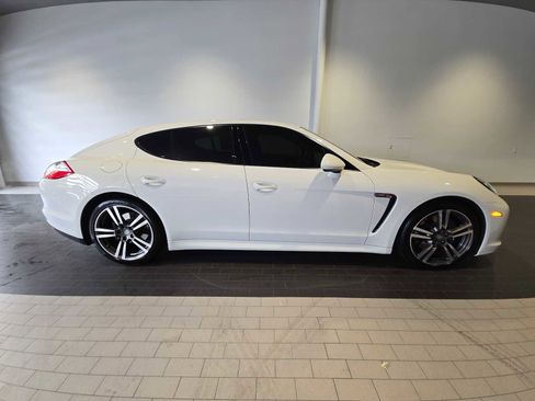 Used 2011 Porsche Panamera RWD image 8