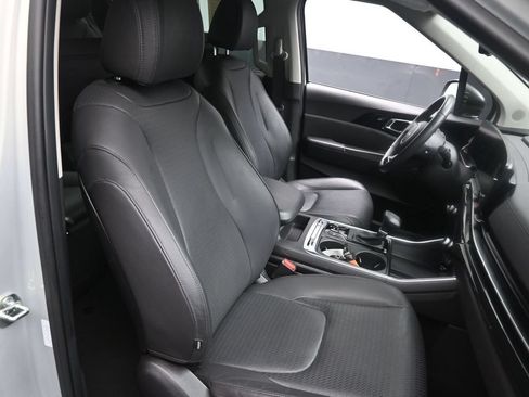 Used 2025 Kia Carnival SX Prestige FWD image 26