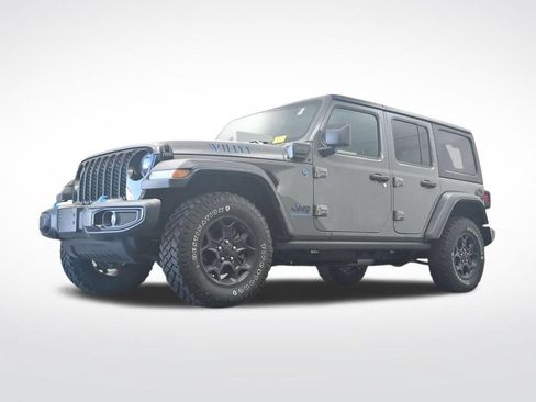 Used 2023 Jeep Wrangler Unlimited w/ Cold Weather Group AWD/4WD image 30