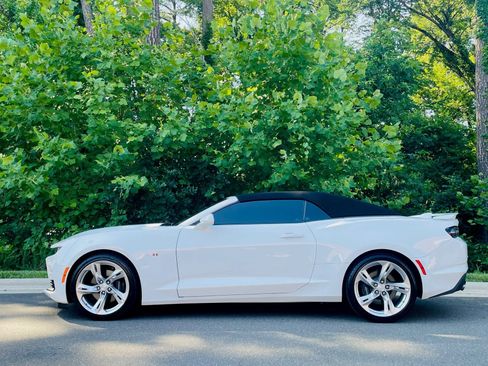 Used 2022 Chevrolet Camaro SS RWD image 9