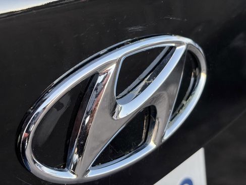 Used 2013 Hyundai Elantra GLS image 9