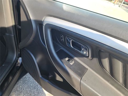 Used 2016 Ford Taurus SEL image 20