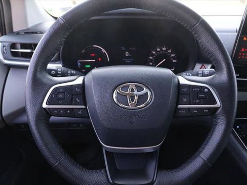 Certified 2024 Toyota Sienna XLE image 13