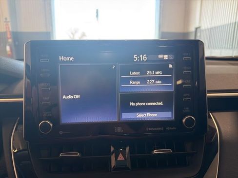 Used 2022 Toyota Corolla Cross XLE image 19