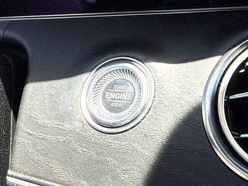 Used 2022 Mercedes-Benz E 350 Sedan image 36