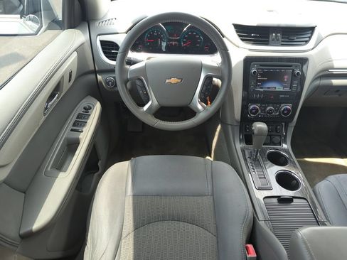 Used 2015 Chevrolet Traverse LT FWD image 14