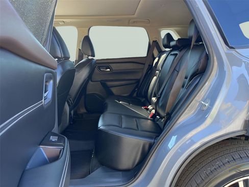 Used 2023 Nissan Rogue SL w/ SL Premium Package image 26